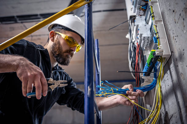 Best Emergency Electrical Repair  in Lla Lla East, WA